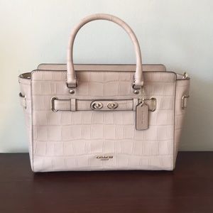 Never used coach bag. Great price!